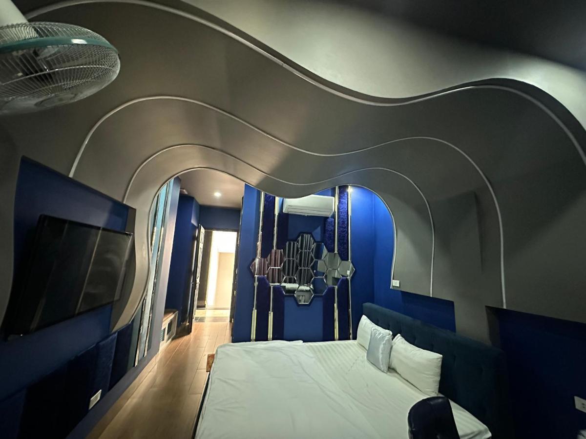 Khach San Tinh Yeu Hotel Хошимин Екстериор снимка